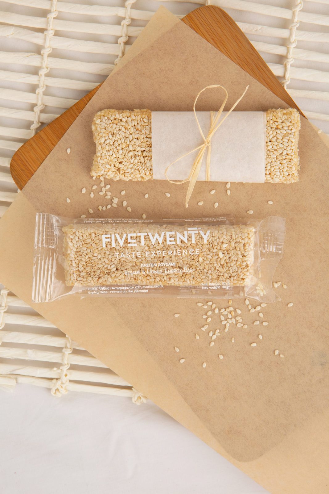 five-twenty_7756-1-scaled Sesame bar with honey 30g - Image 1