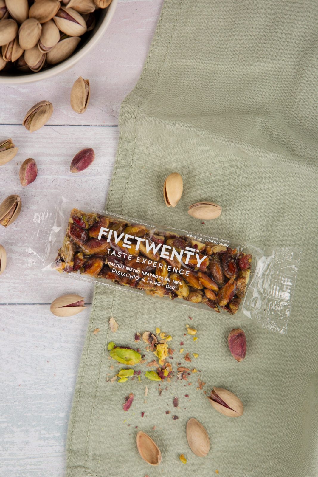 five-twenty_7773-1-scaled Energy bar with pistachio nuts and honey 30g - Image 1
